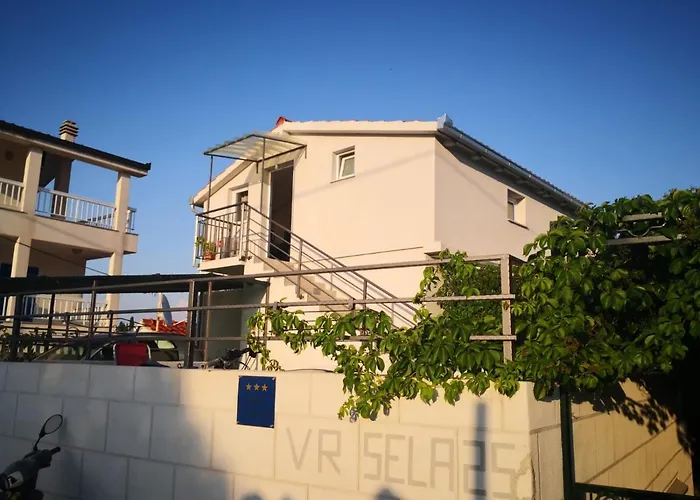 Barada Apartmán Slatine